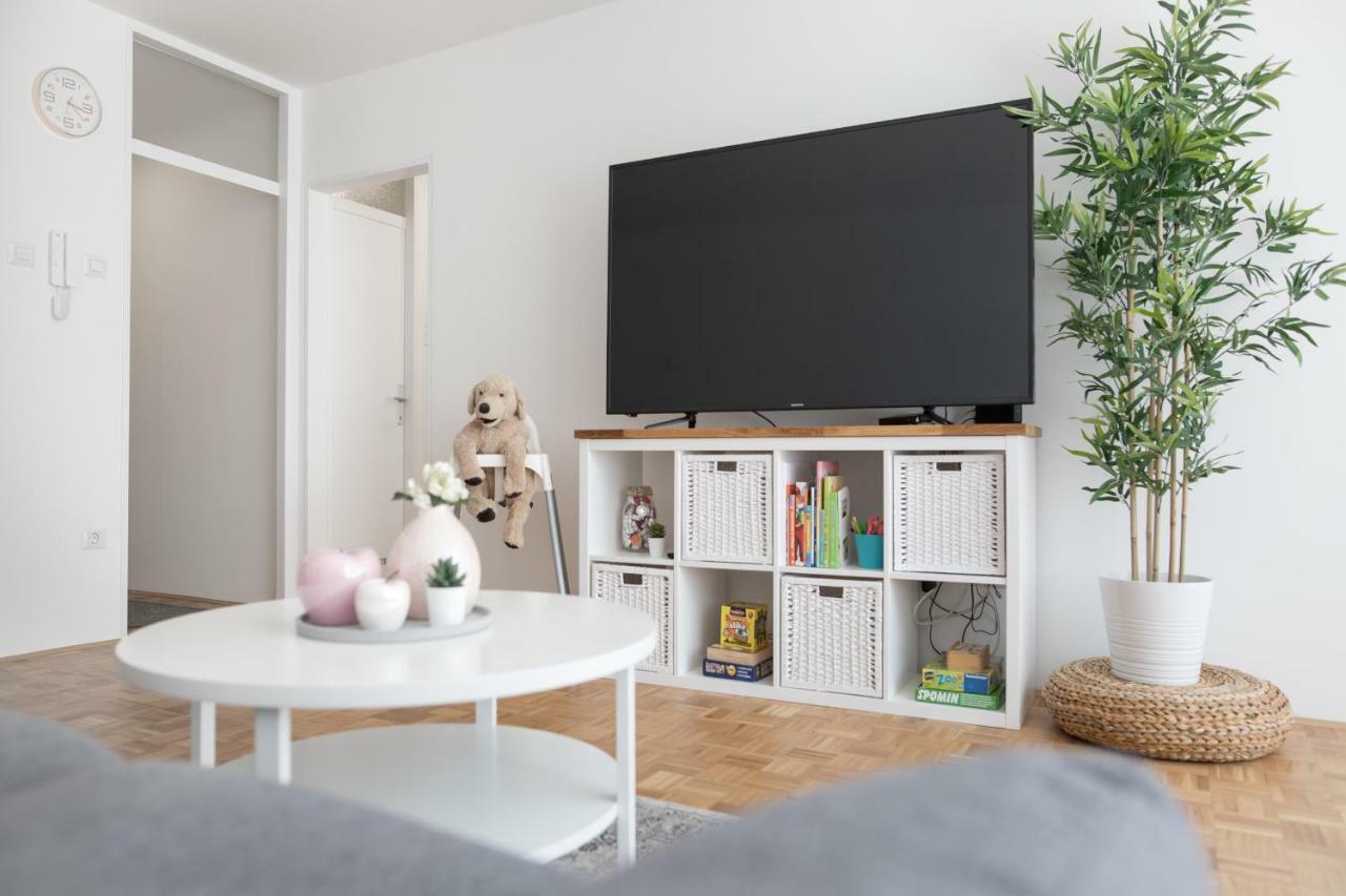 Family Apartment With Garden Любляна Экстерьер фото